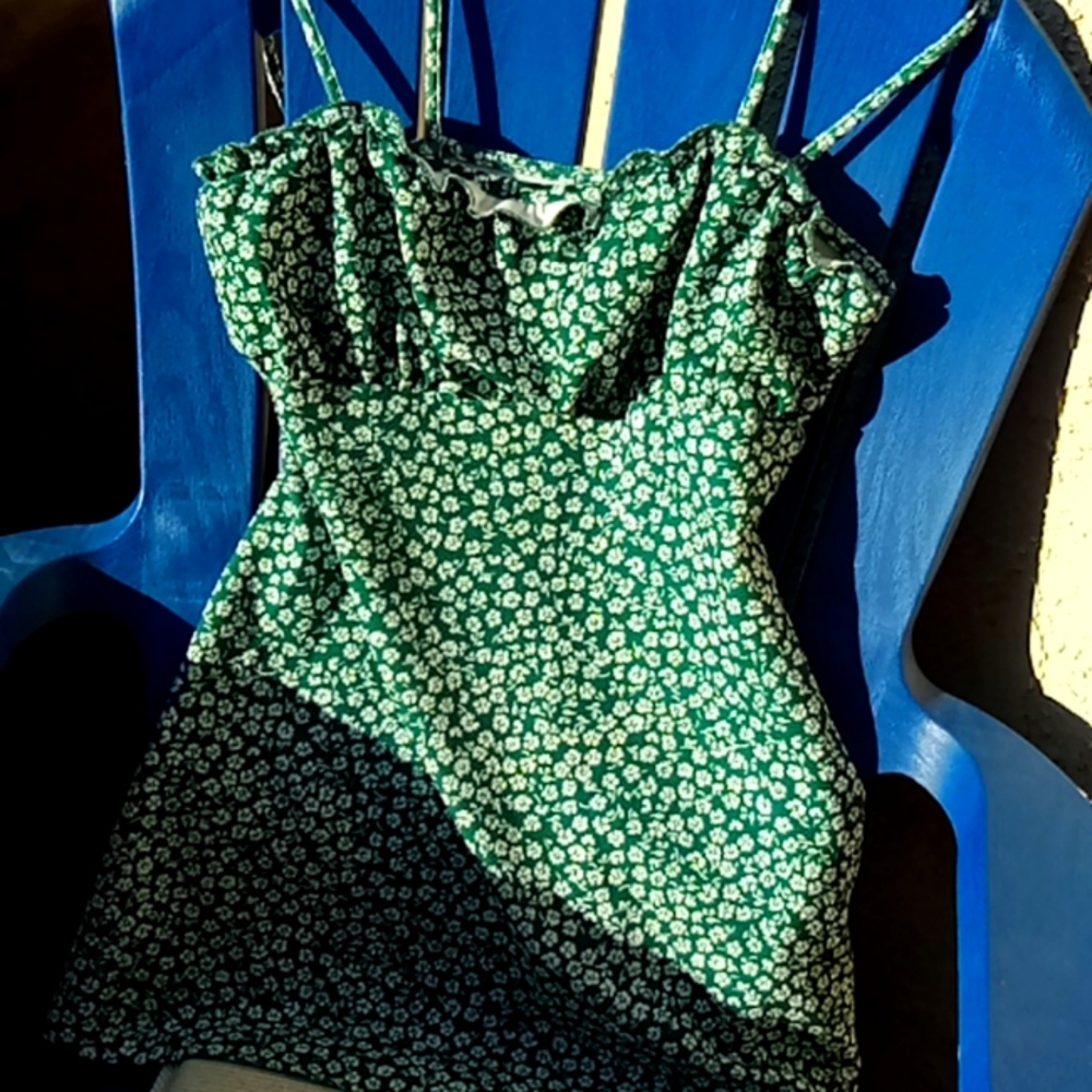 DRESS